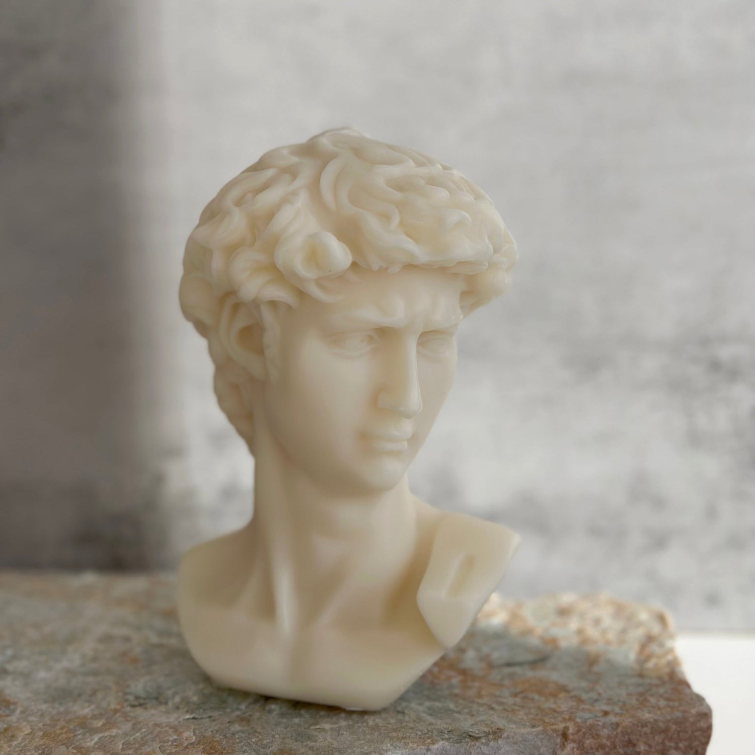 SCULPTURAL CANDLES
