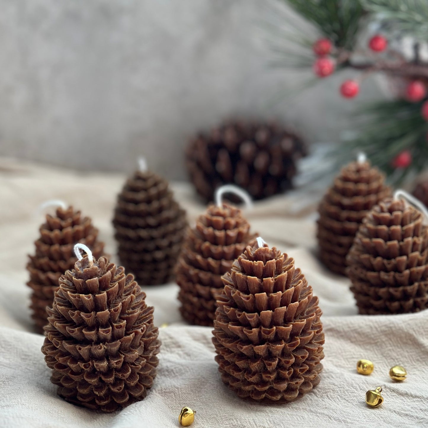Small Pinecone Candle
