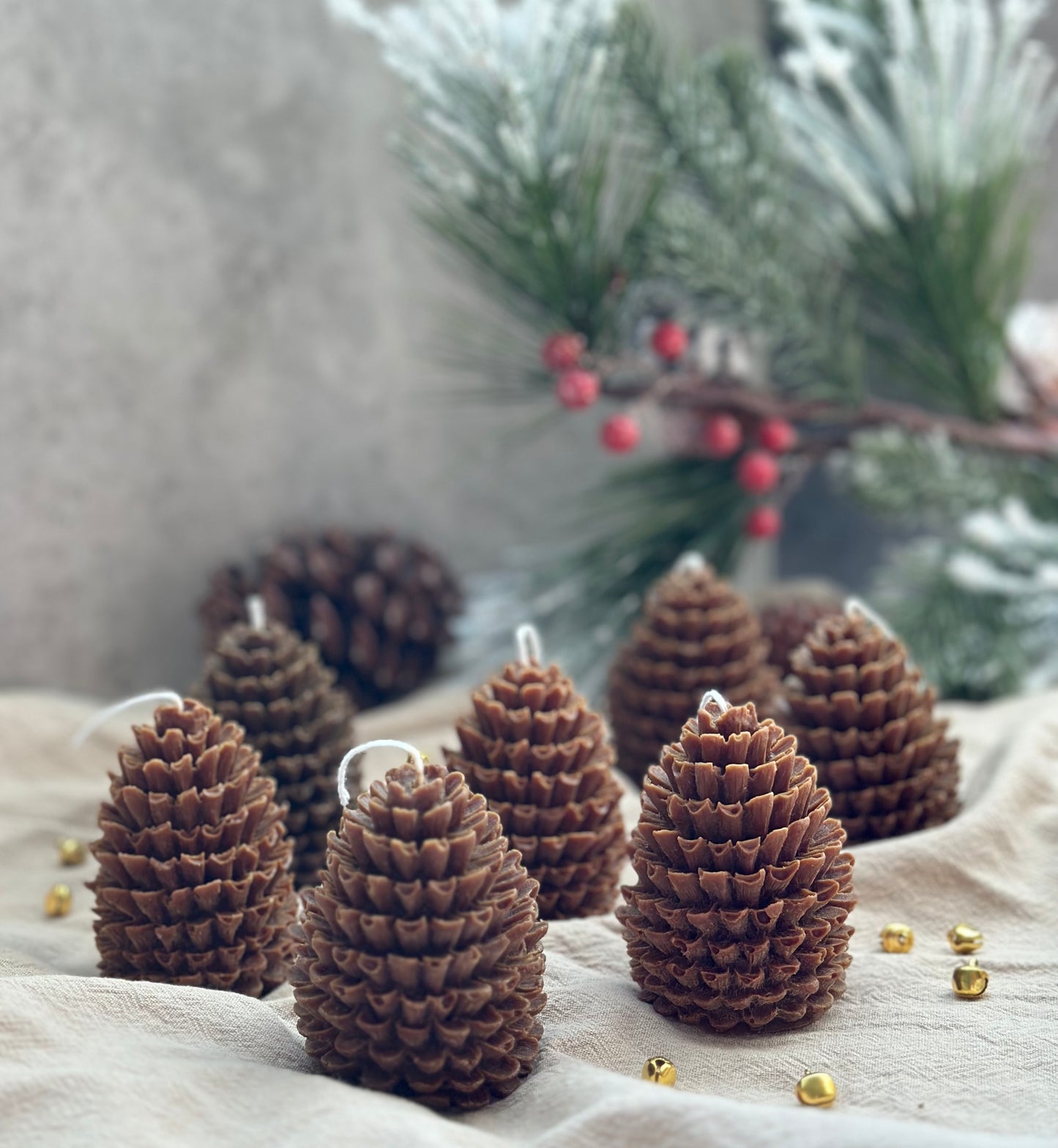 Small Pinecone Candle