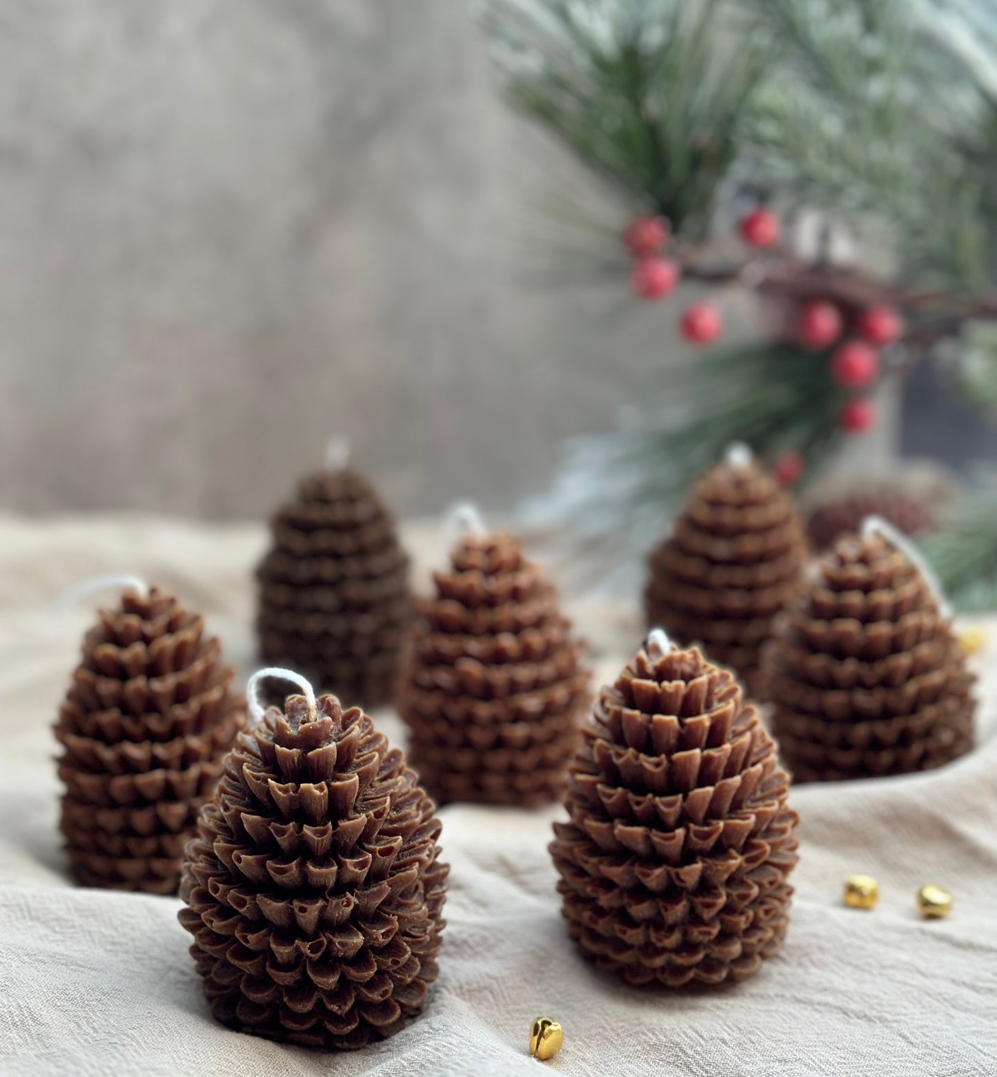 Small Pinecone Candle