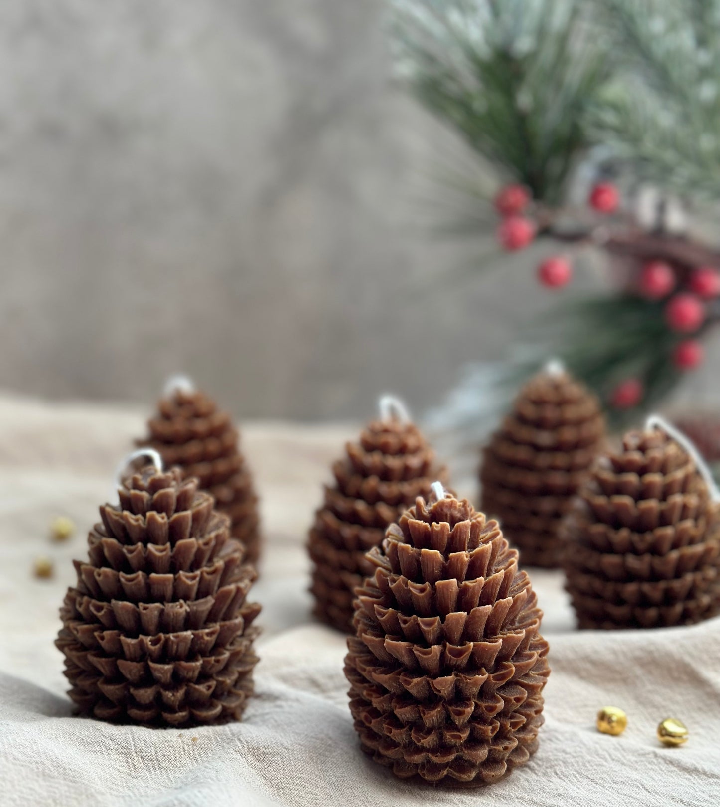 Small Pinecone Candle